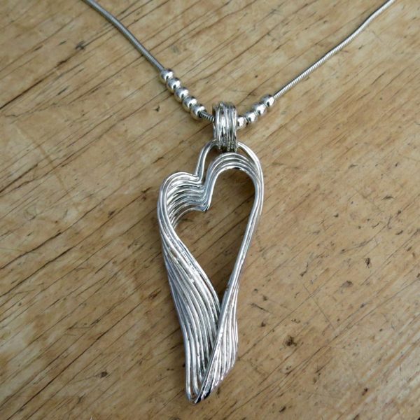 Chunky Wired Heart Necklace