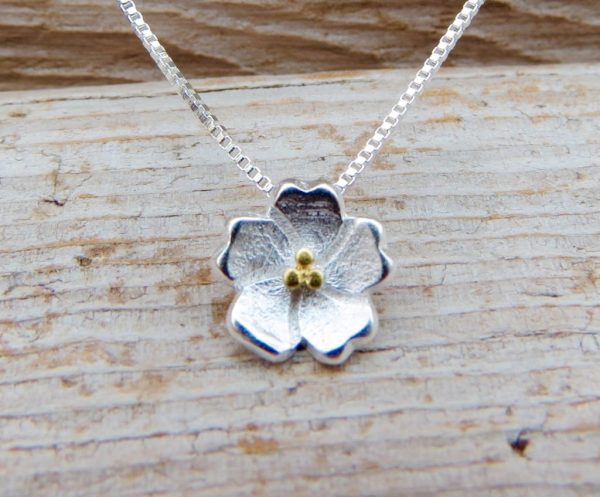 Sterling Silver Dainty Daisy Necklace